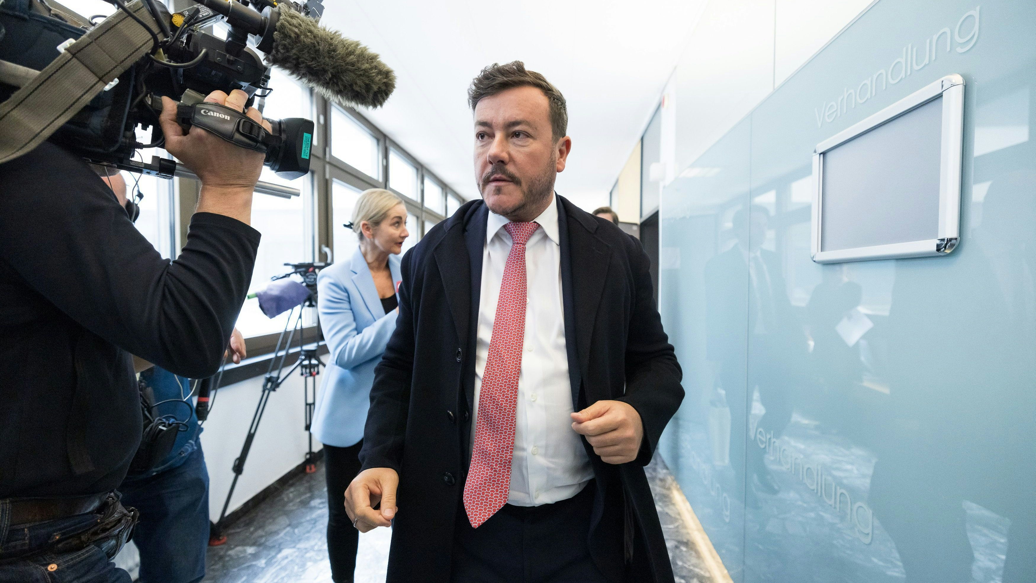 Insolvenzverwalter Andreas Grabenweger darüber, wie René Benko sich sein Luxusleben leisten kann