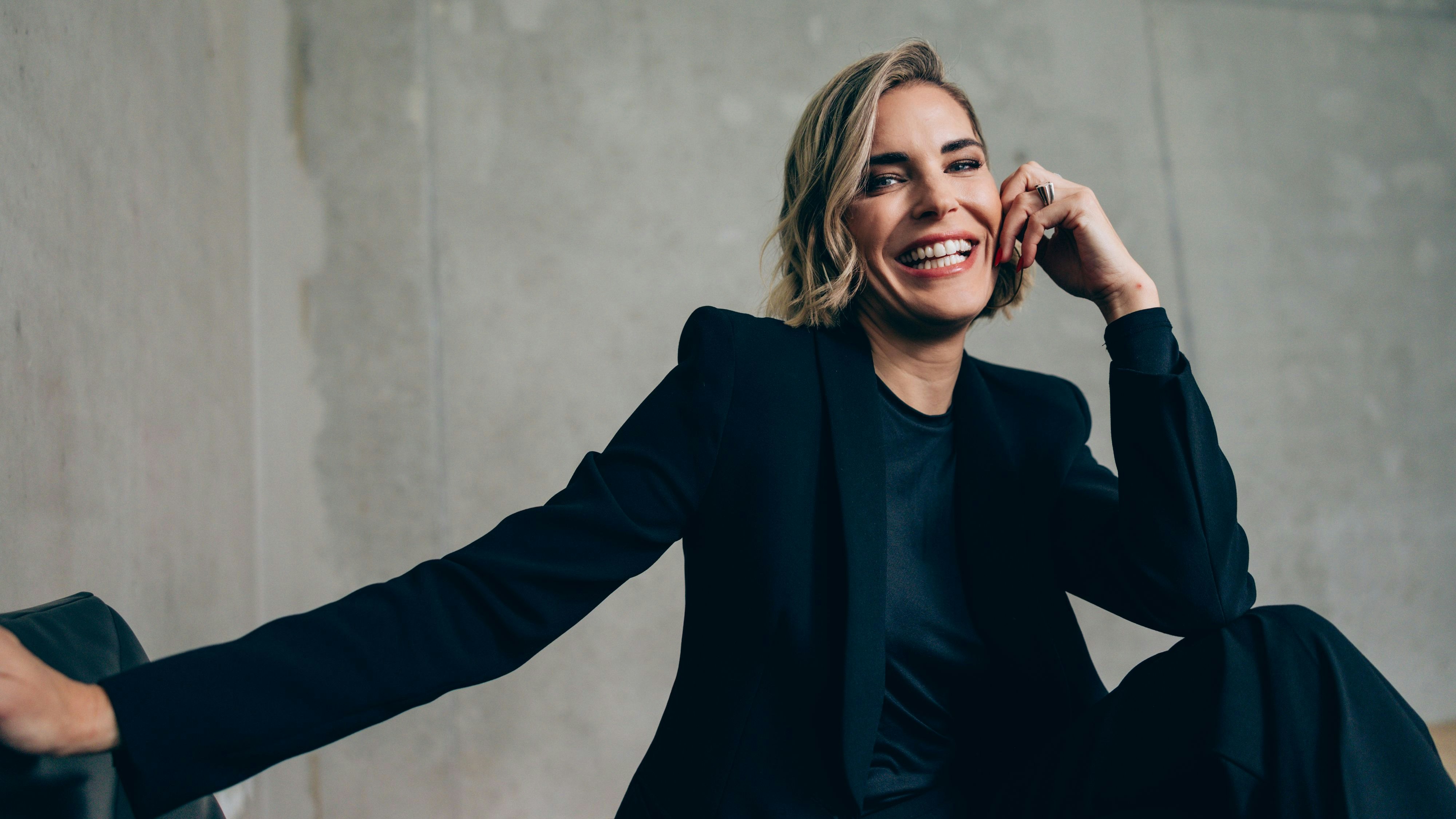 Heute.at - Auf ins Abenteuer – Elke rockt ihre letzte Ö3-Sendung