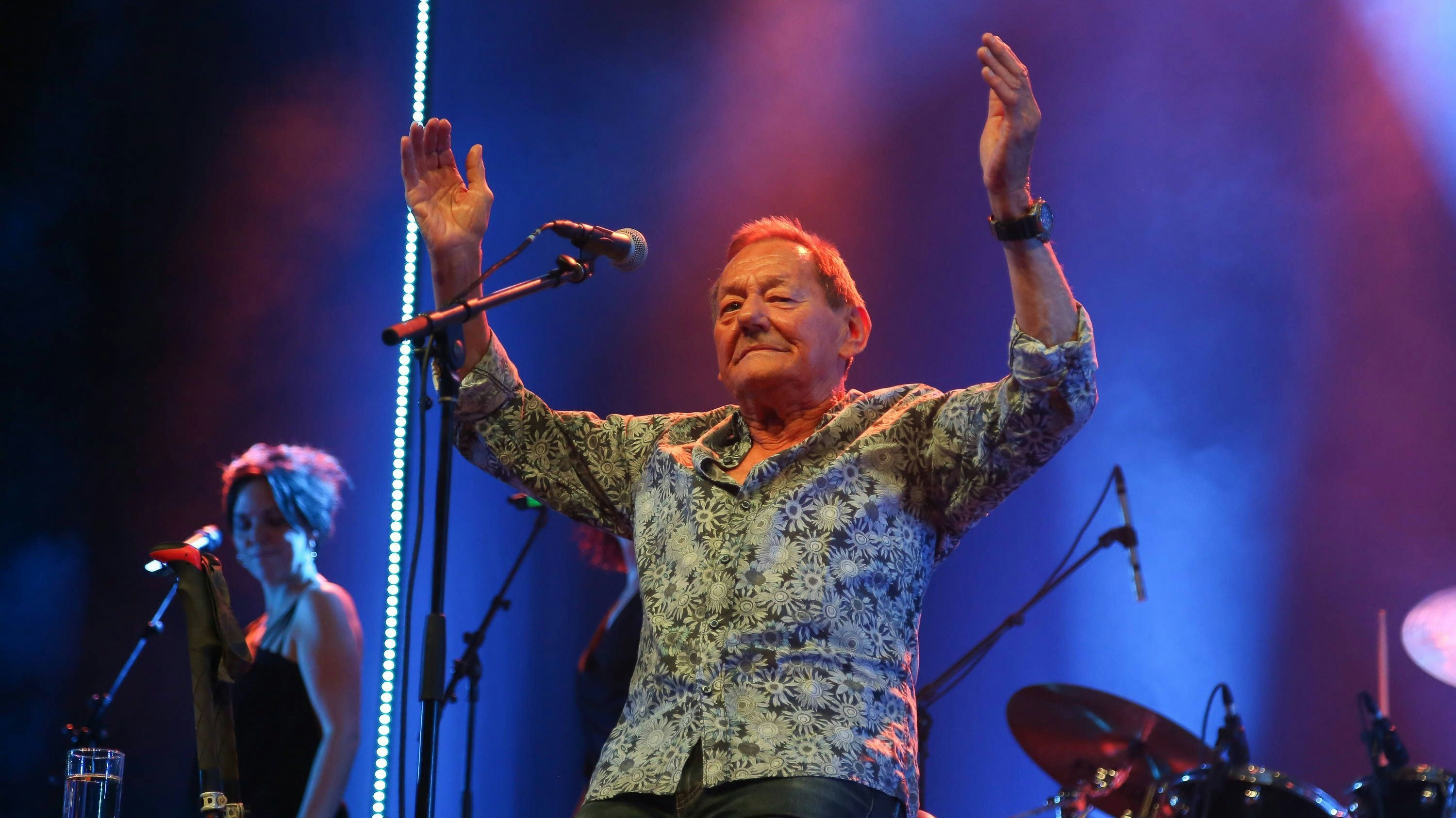 Heute.at - Stimmbandprobleme, Erkältung – neuer Ambros-Termin fix