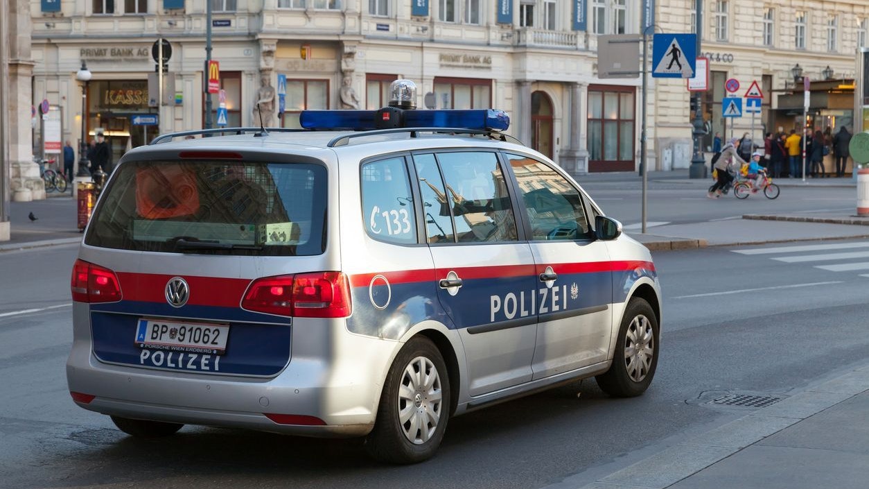 Heute.at - Mann beschädigt Motorrad und attackiert dann Polizei