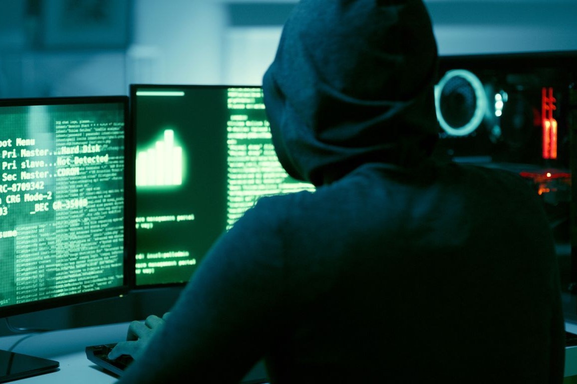 Nicht jeder Online-Belästiger agiert mit seinem richtigen Namen, viele verstecken sich hinter Alias-Namen und verschleiern ihre wahre Identität