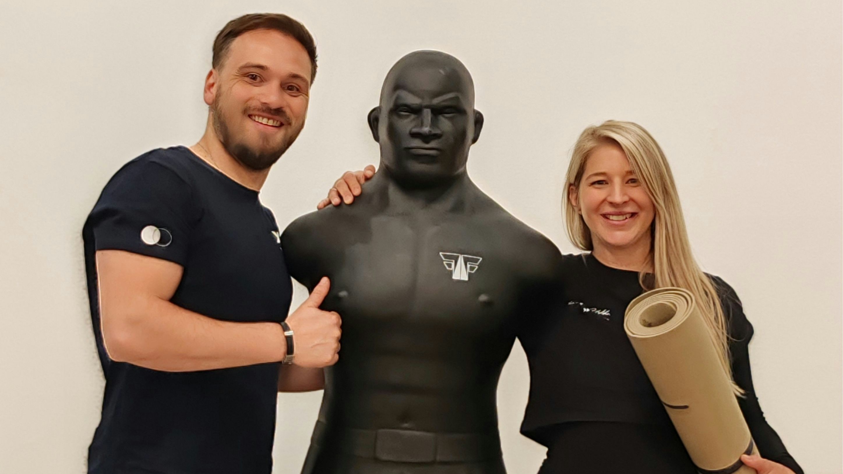 Heute.at - Ex-Cop, Psychologin helfen jungen Frauen gegen Gewalt