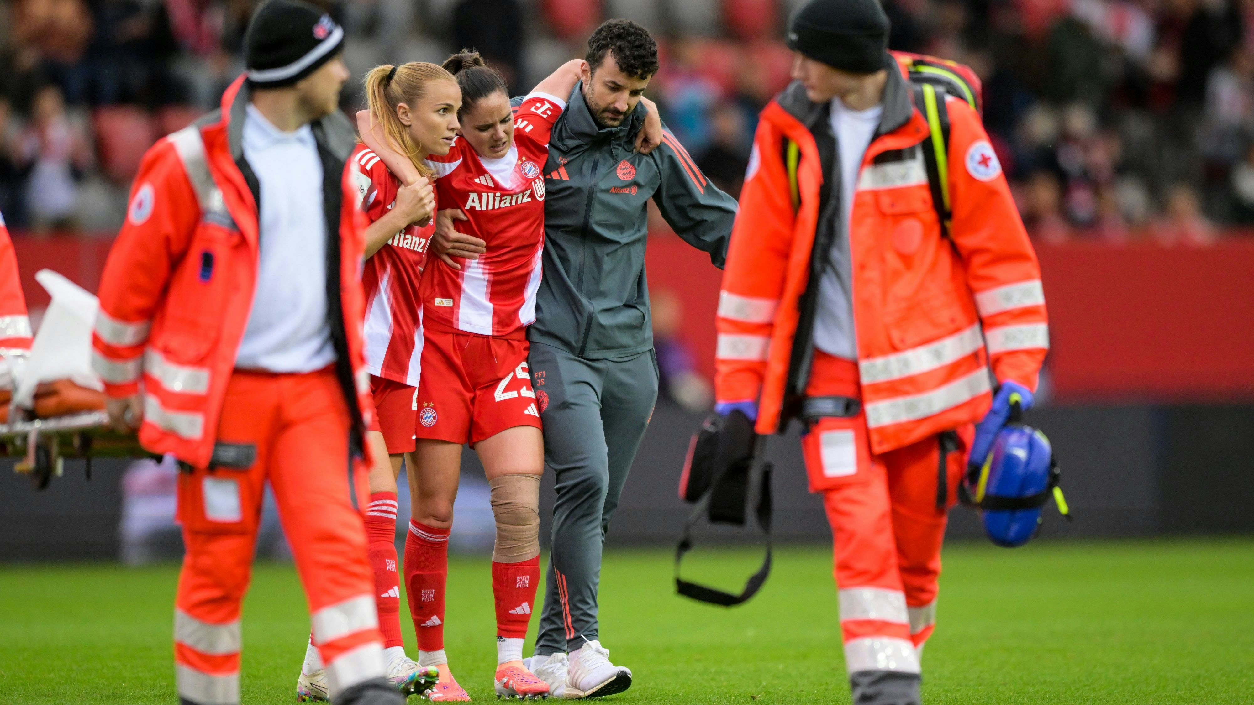 Sarah Zadrazil riss sich beim FC Bayern das Kreuzband.