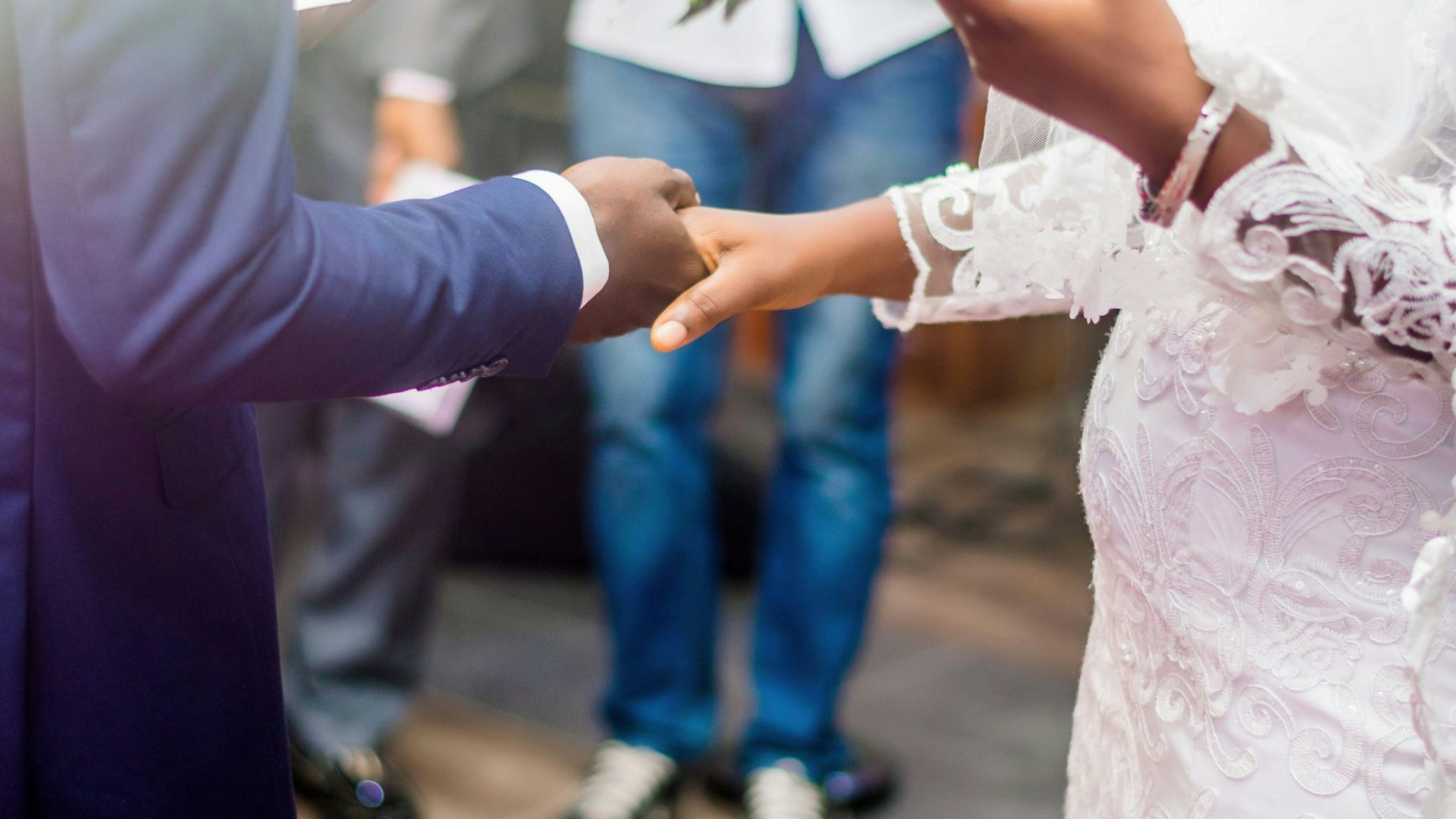 Heute.at - Kuss auf Tiktok: Gericht ordnet Hochzeit in Nigeria an