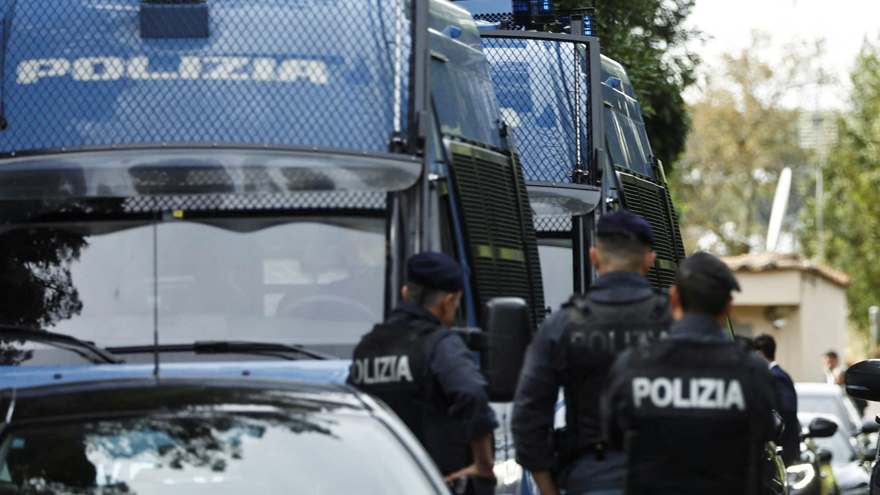 Heute.at - Drei Ultras nach tödlicher Attacke auf Bus festgenommen