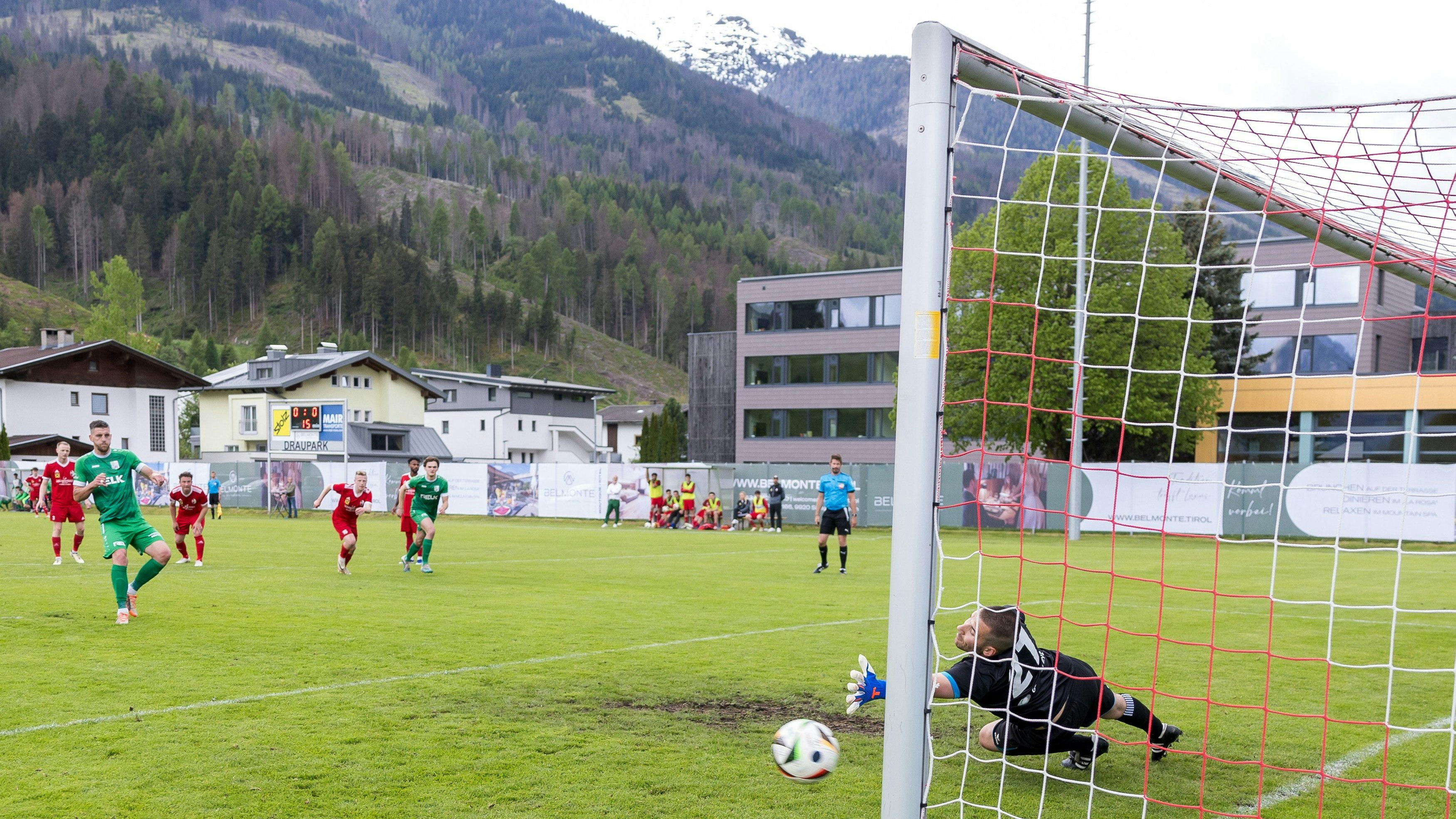 Heute.at - Fans mischten Fußballern heimlich Alk in Trinkflaschen