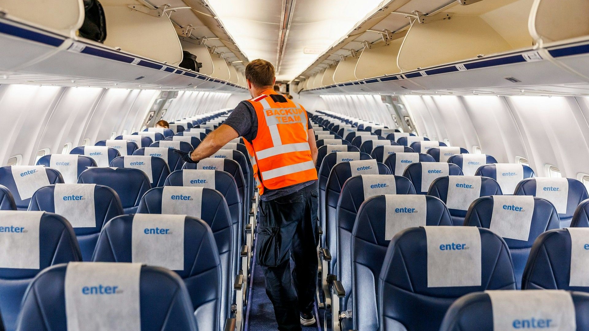 Heute.at - Per Charterflug – fünf Männer nach Afrika abgeschoben