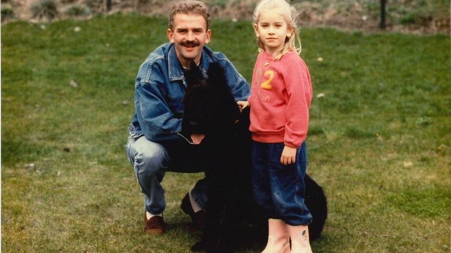Prohaska mit Tochter Birgit und Hündin Raika