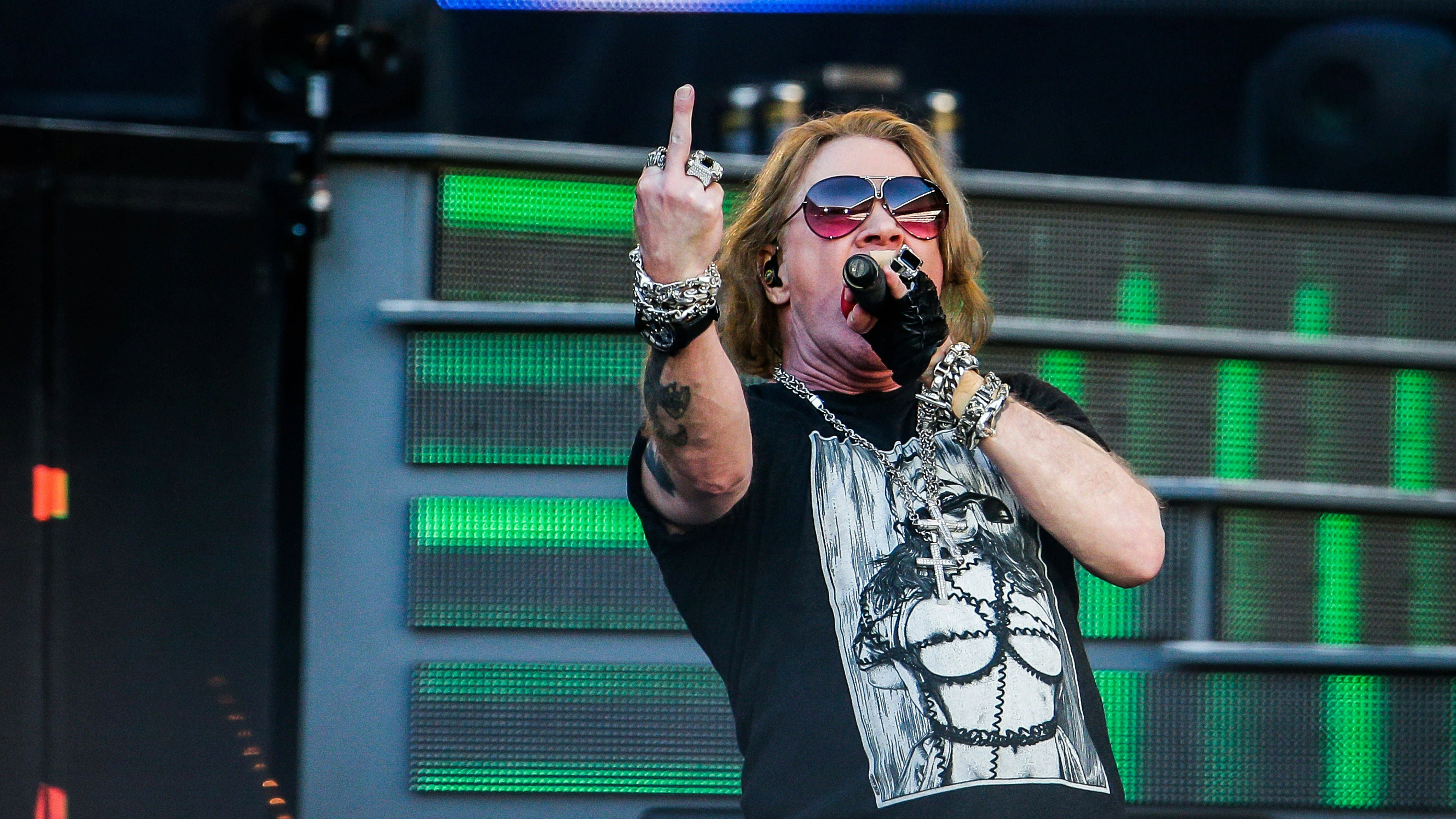 Heute.at - Wutanfall! Guns N' Roses-Rocker rastet auf Bühne aus