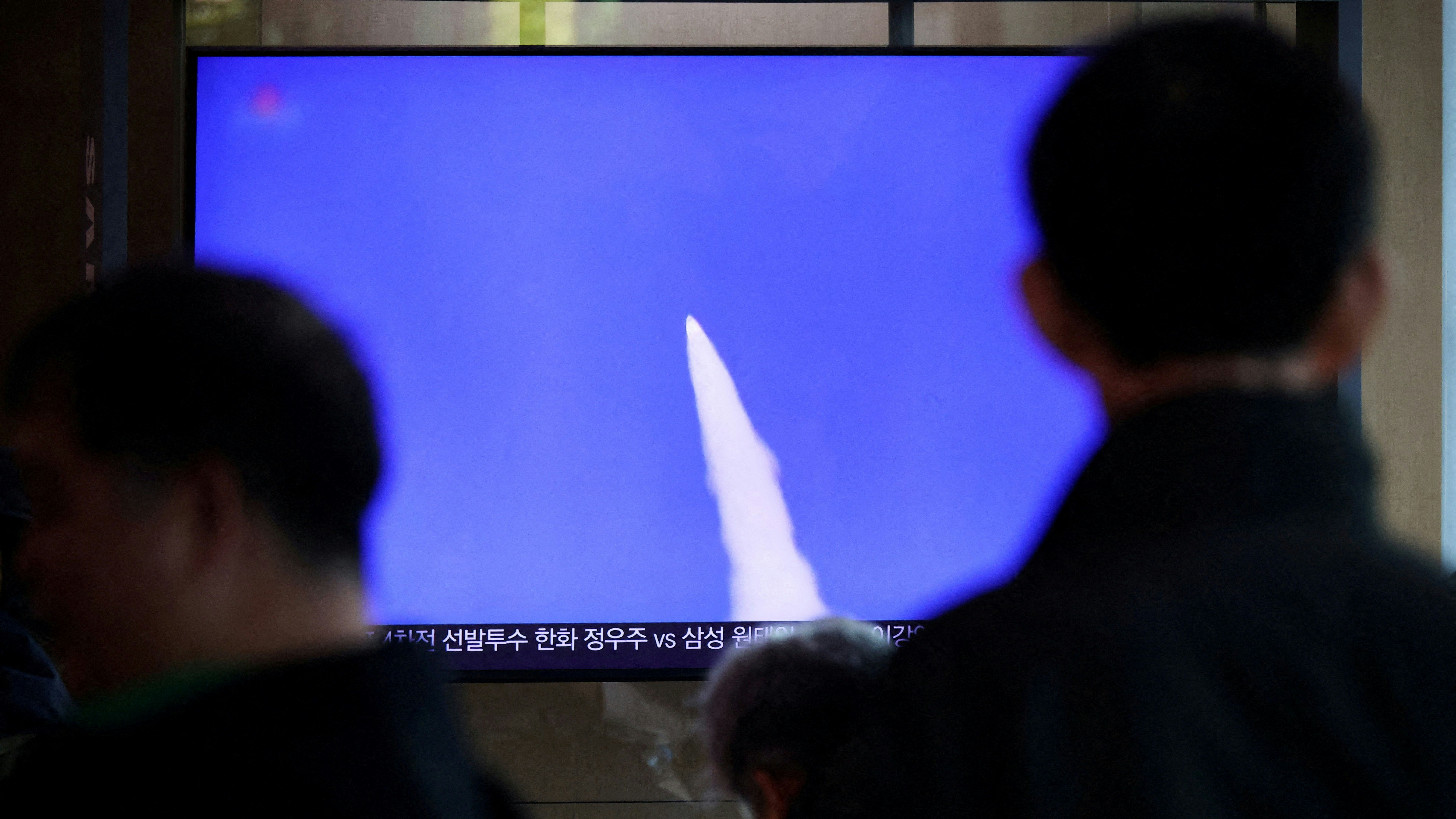 Heute.at - Vor Gipfel mit US-Präsident: Nordkorea feuert Rakete ab