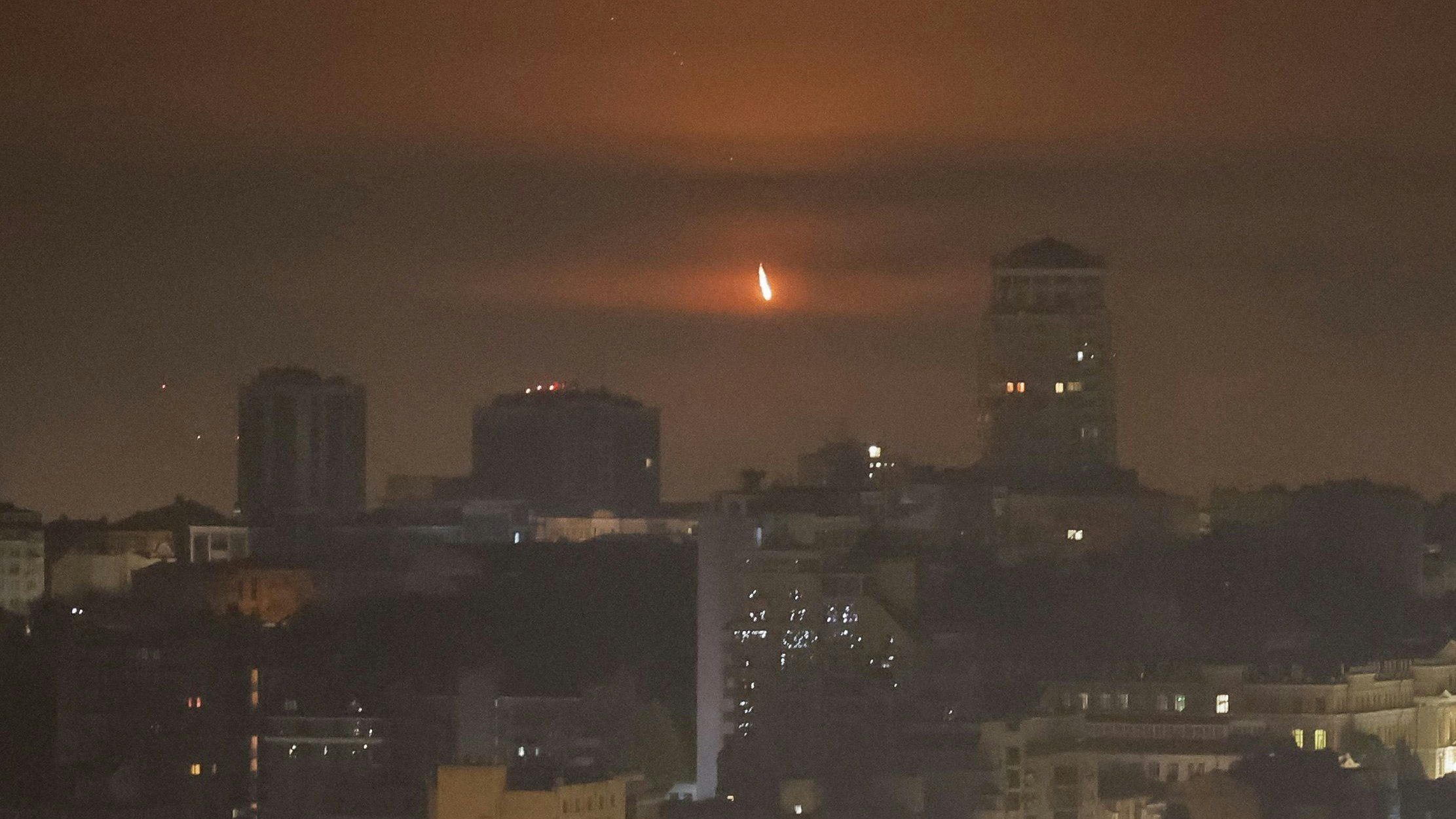 Heute.at - Russland feuert ballistische Raketen auf Kiew ab