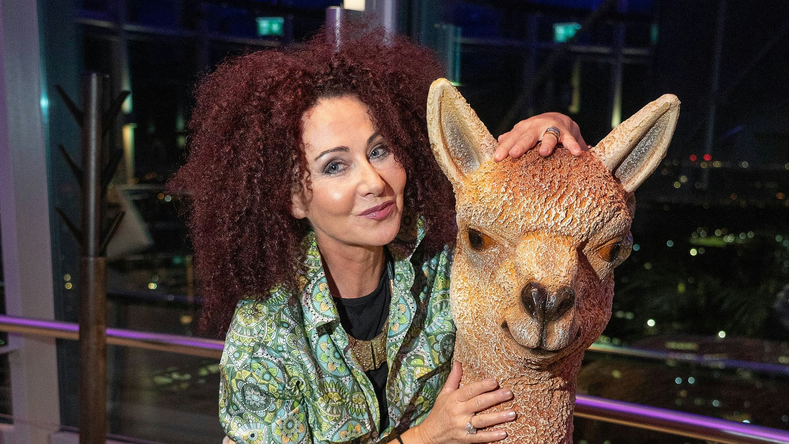 Heute.at - Trotz Gipsfuß – Mausi Lugner reiste zum Machu Picchu