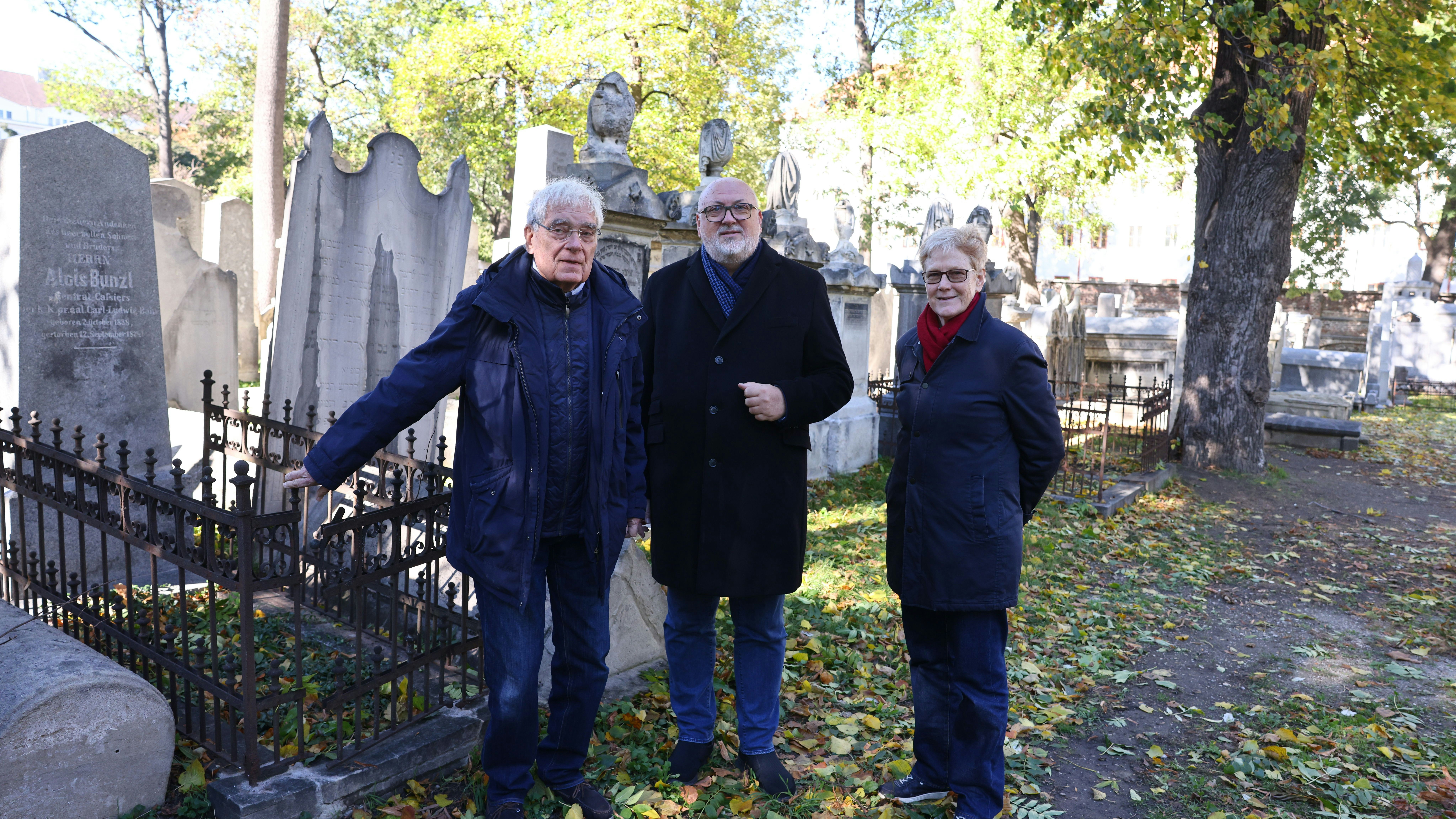 Heute.at - Jüdischer Friedhof – Grabsteine auf 6.000 m² wie neu