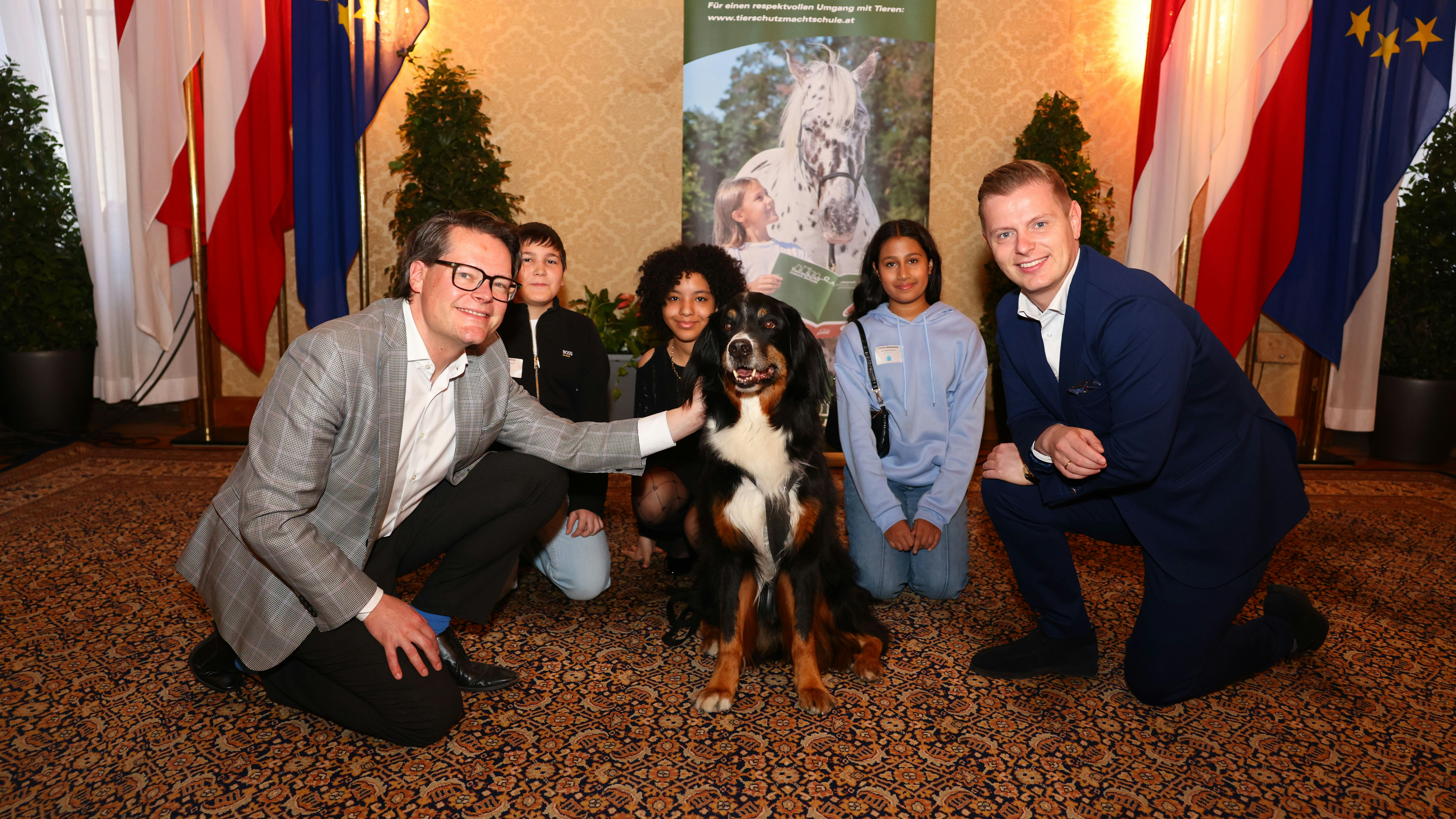Heute.at - Wau! Junge Tierschützer erobern das Wiener Rathaus