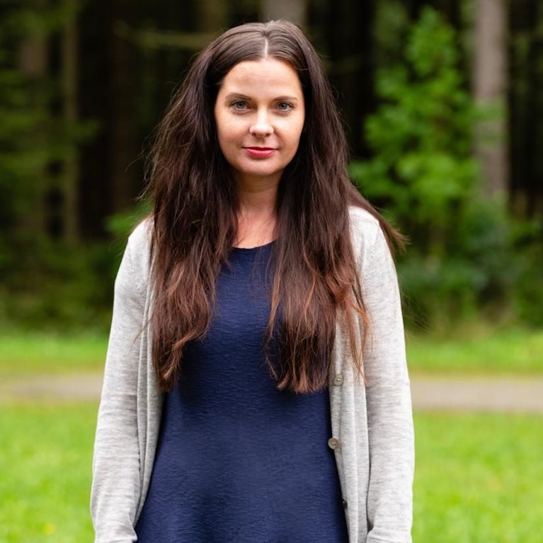 Die Publizistin Veronika Bohrn Mena erhielt ein beängstigendes Mail, gespickt mit sexuellen Drohungen und pornografischen Bildern. Sie zeigte den Fall an – und nichts geschah. Obwohl der Täter seine Identität offenbar nicht einmal verschleiert hat. Die Hintergründe.