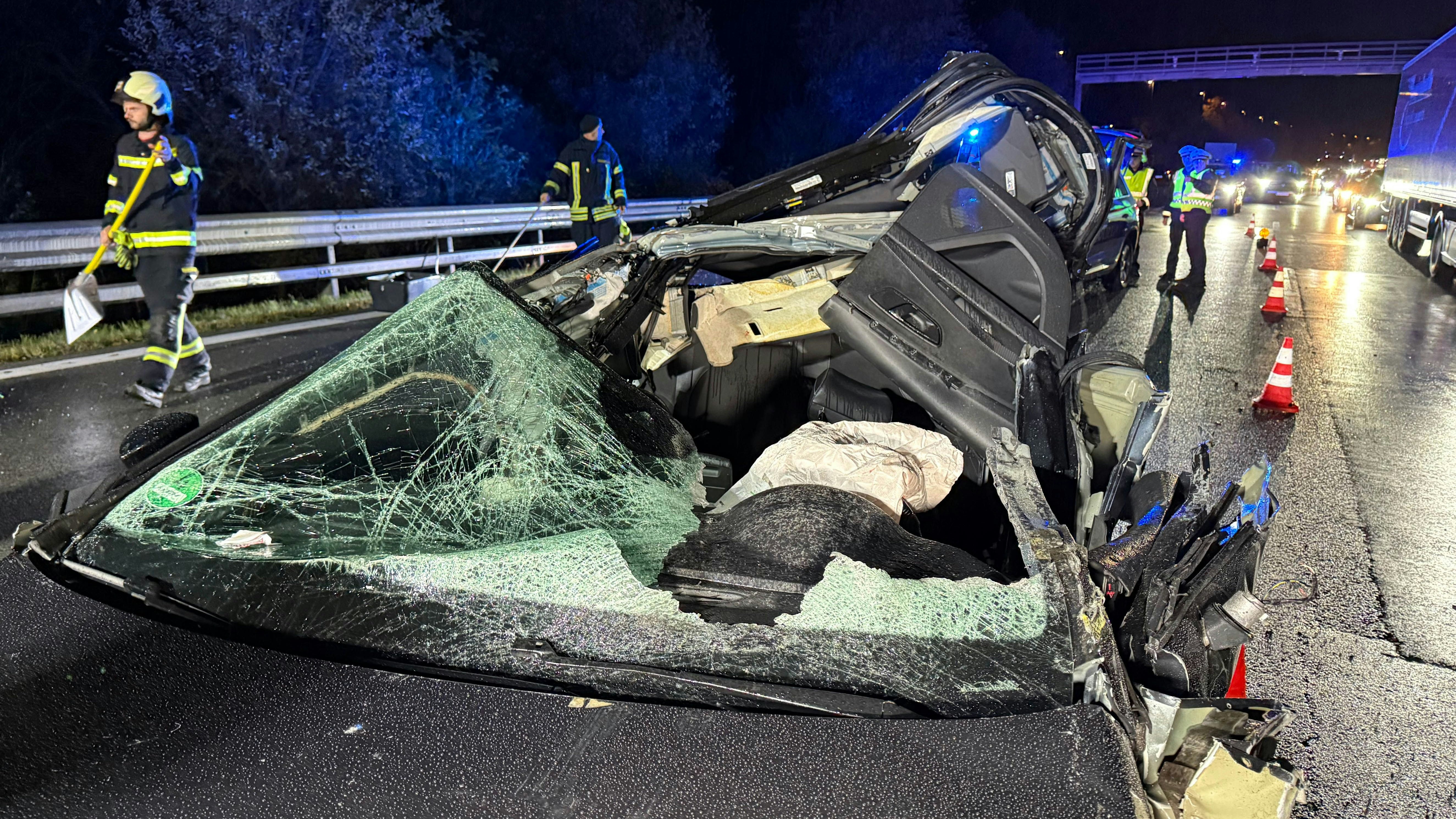 Heute.at - Autofahrer hat bei Horror-Unfall auf A12 keine Chance