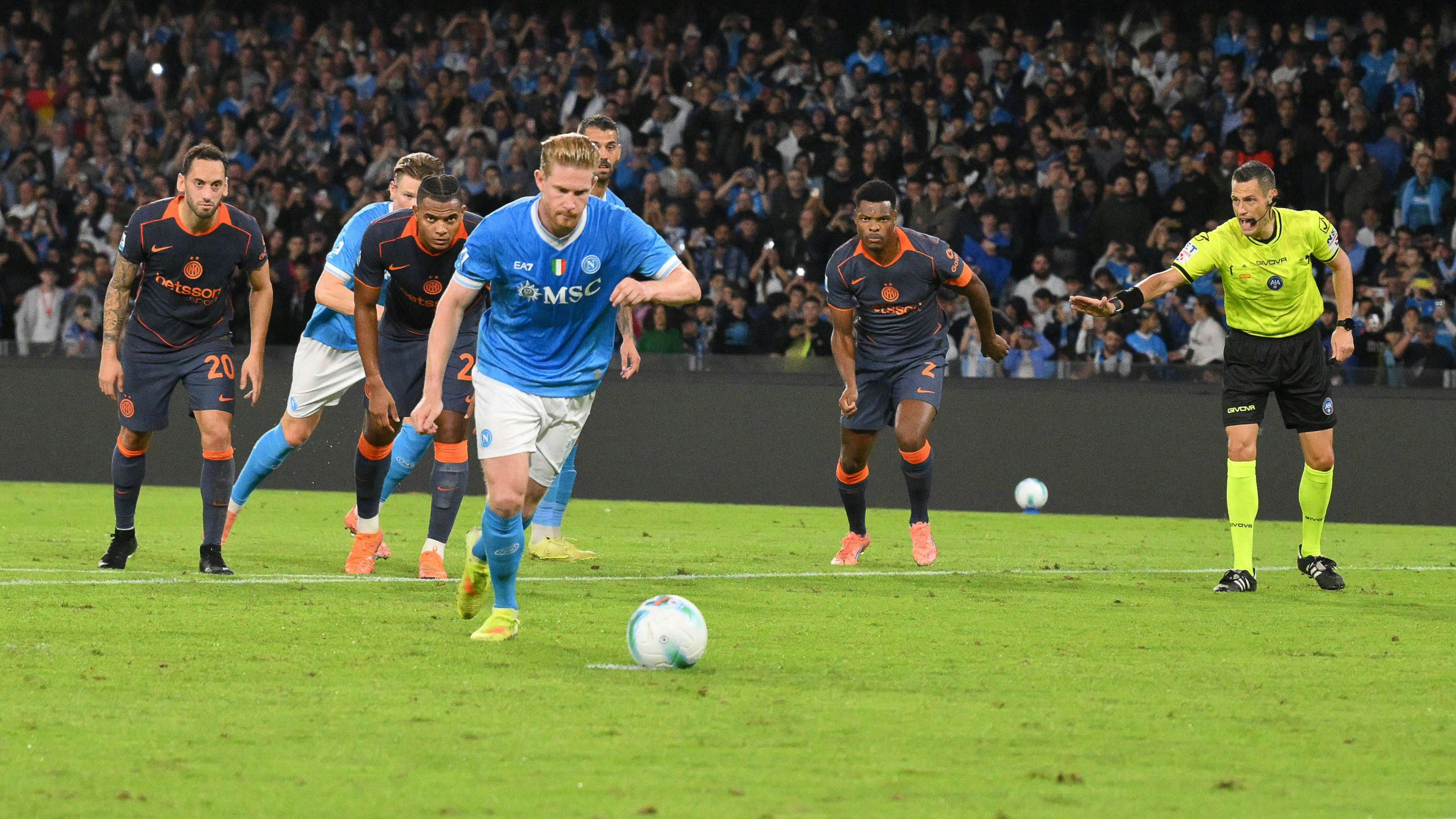 Heute.at - De Bruyne bei Elfer verletzt – Napoli siegt im Topspiel