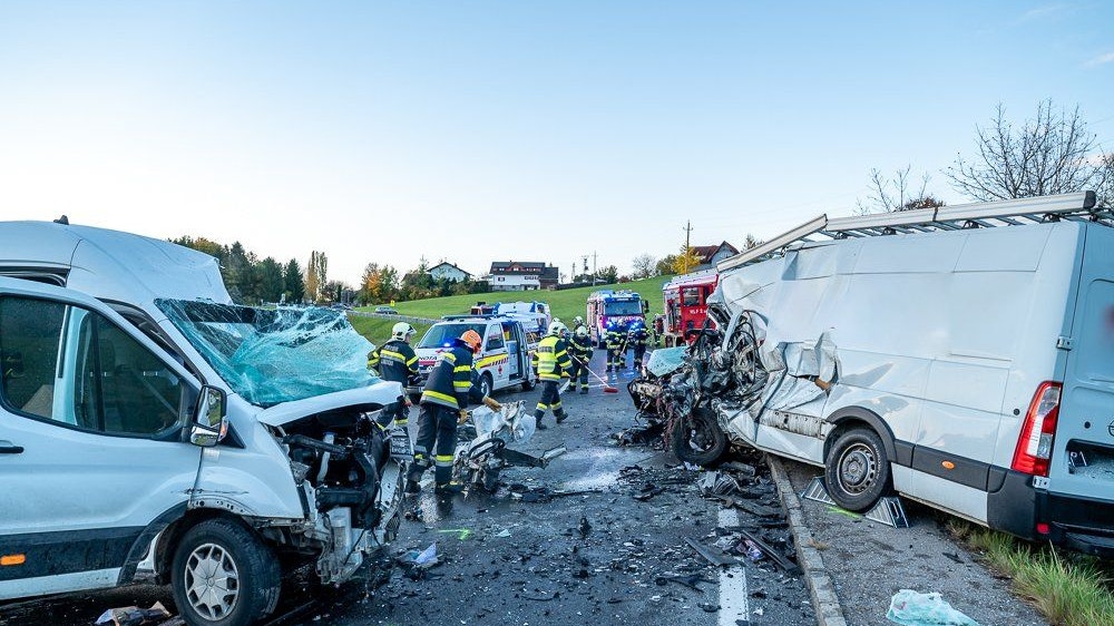 Die Feuerwehr stand mit einem Großaufgebot im Einsatz. 