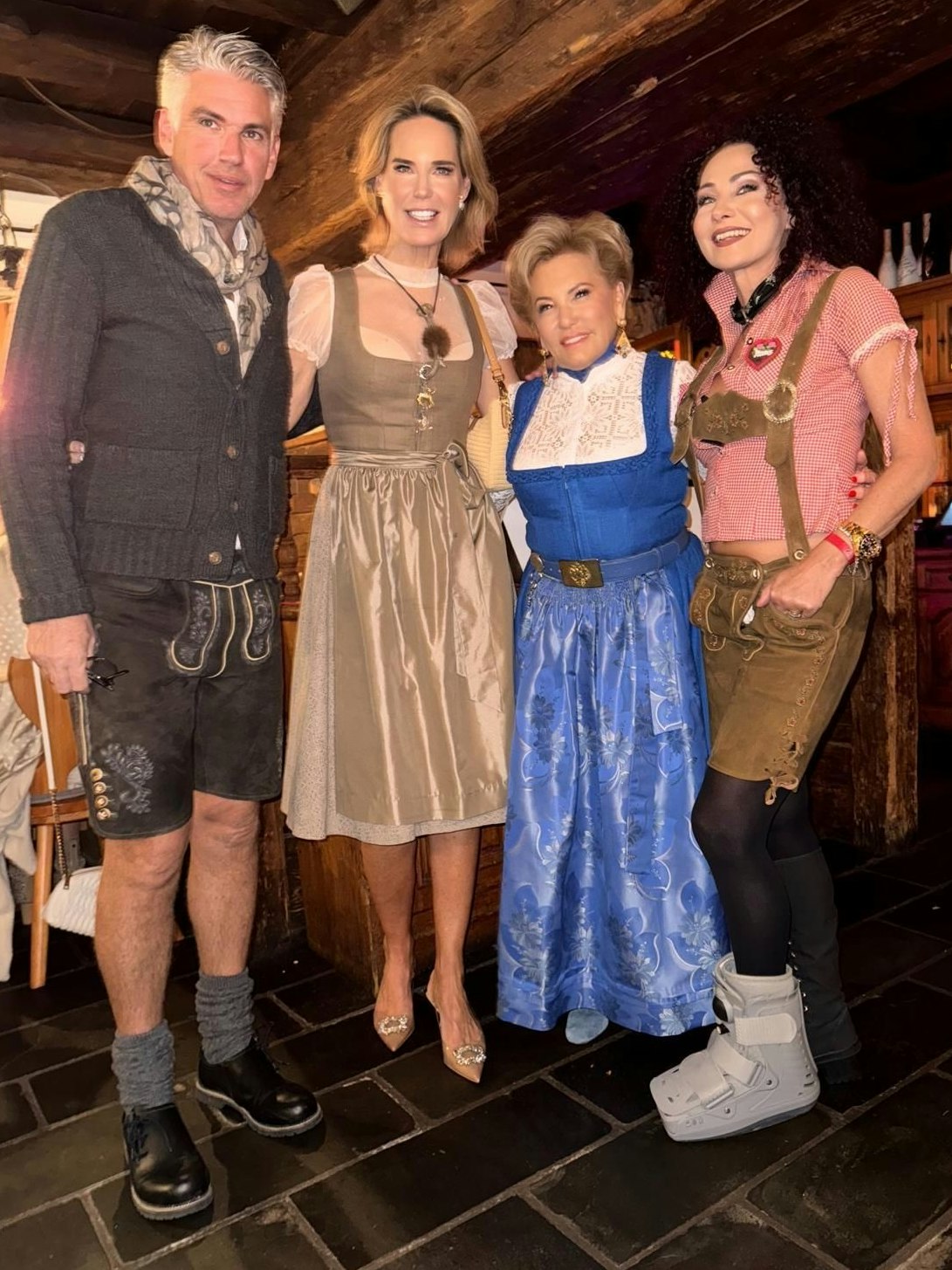 Christina "Mausi" Lugner ließ es in "Rosi's Sonnbergstuben" in Kitzbühel krachen. 