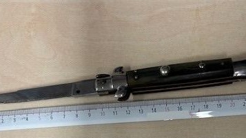 Die Polizei konnte dieses Messer sicherstellen. 