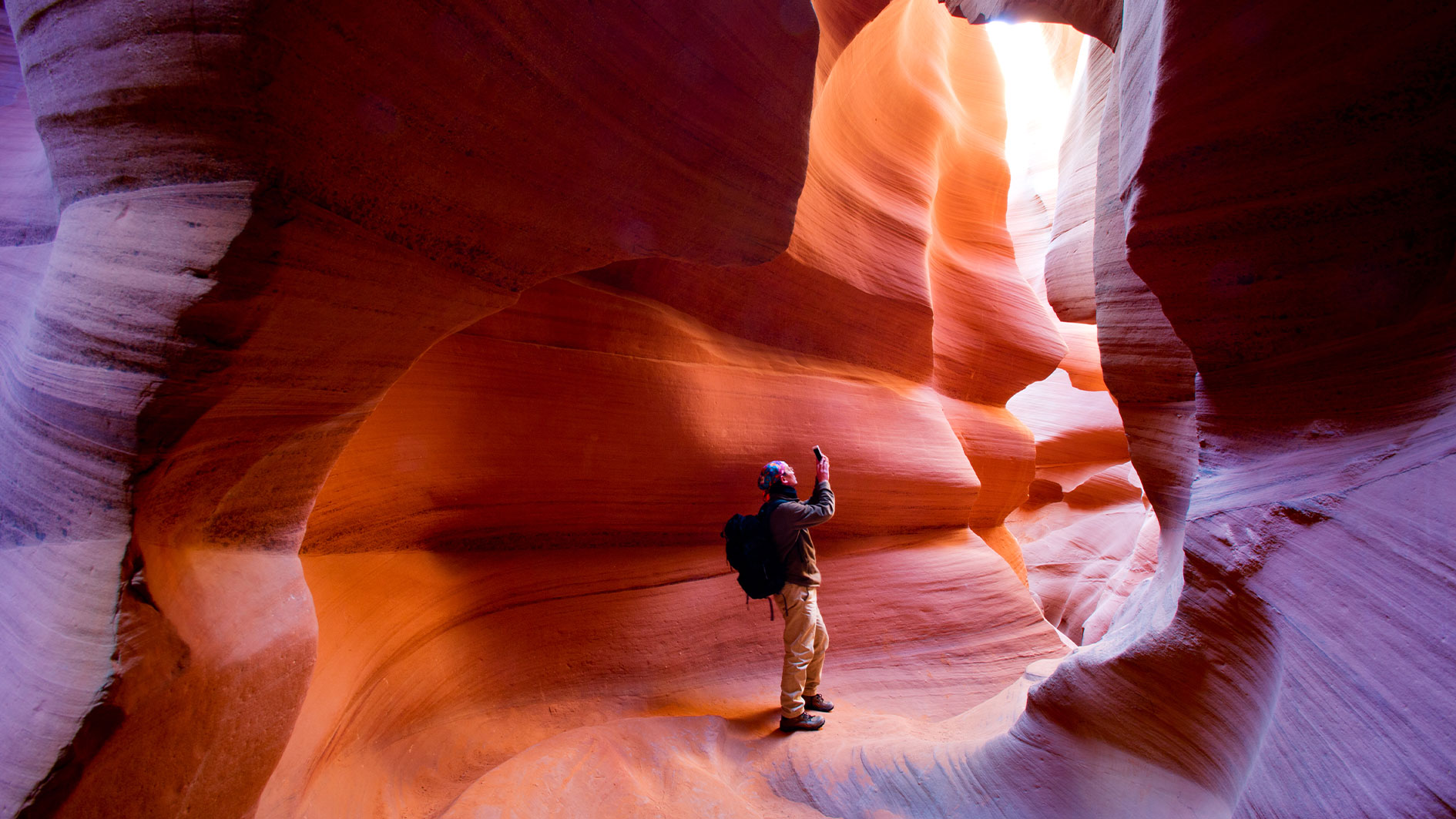 Im Antelope Canyon in Arizona hat man nur während der Mittagszeit die Möglichkeit, die Sonnenstrahlen mitzuerleben.