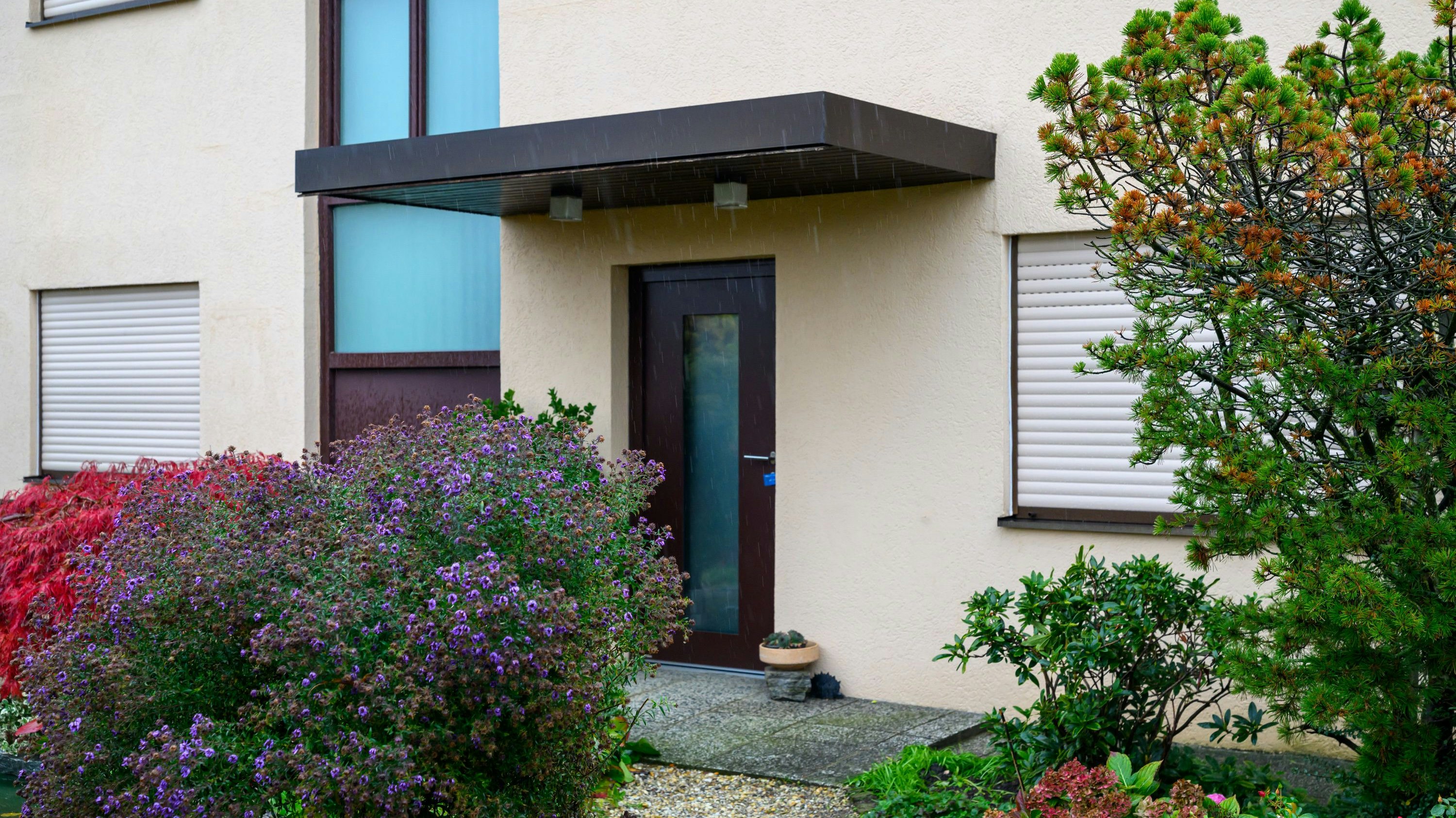 Heute.at - Ehemann stach im Haus zu – Frau und Sohn sind tot