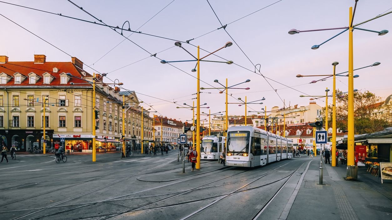 Heute.at - Übersehen! Frau von Bus erfasst und schwer verletzt