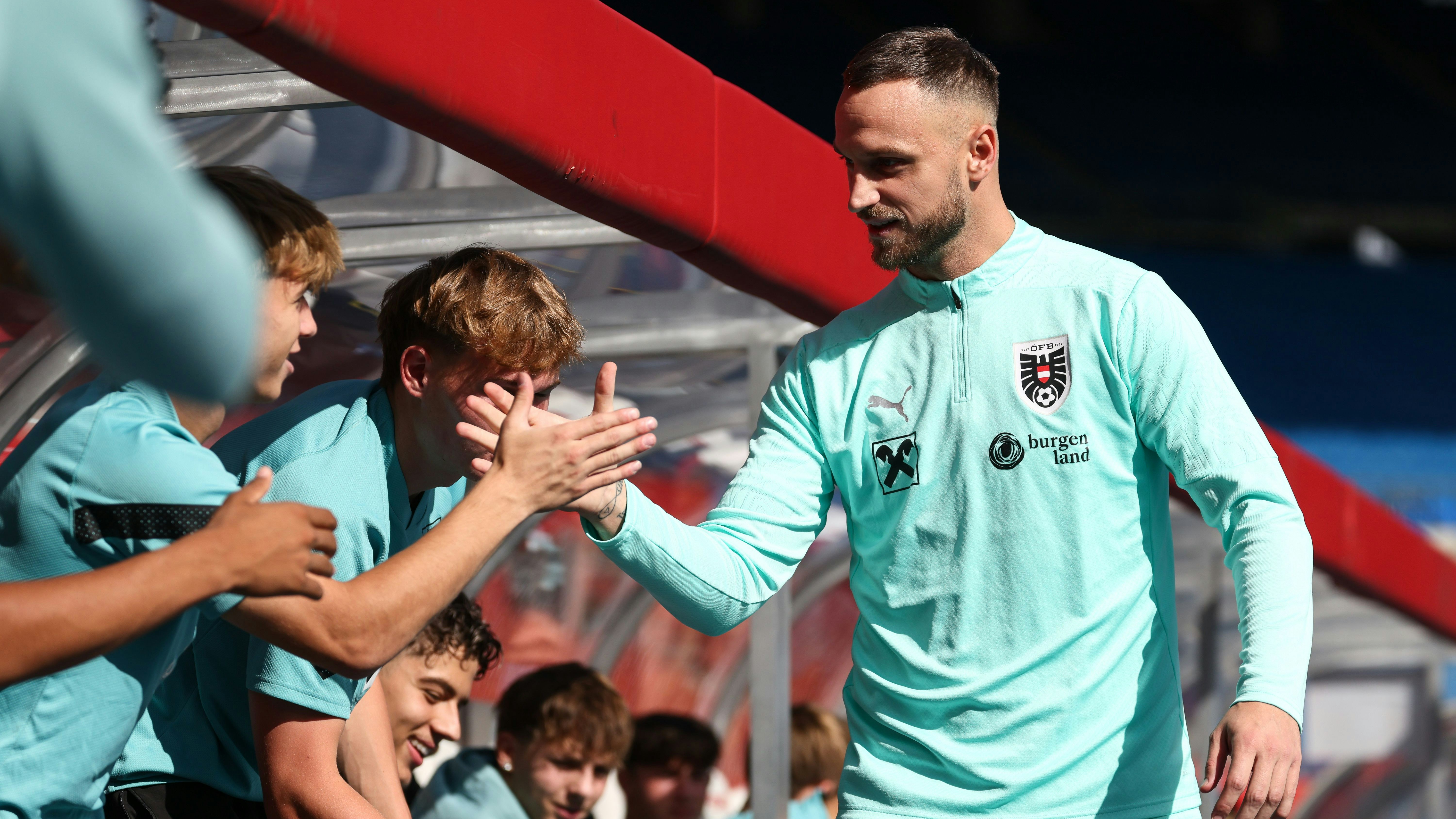 Heute.at - Reißt was! So heizt Arnautovic unser U17-Team an