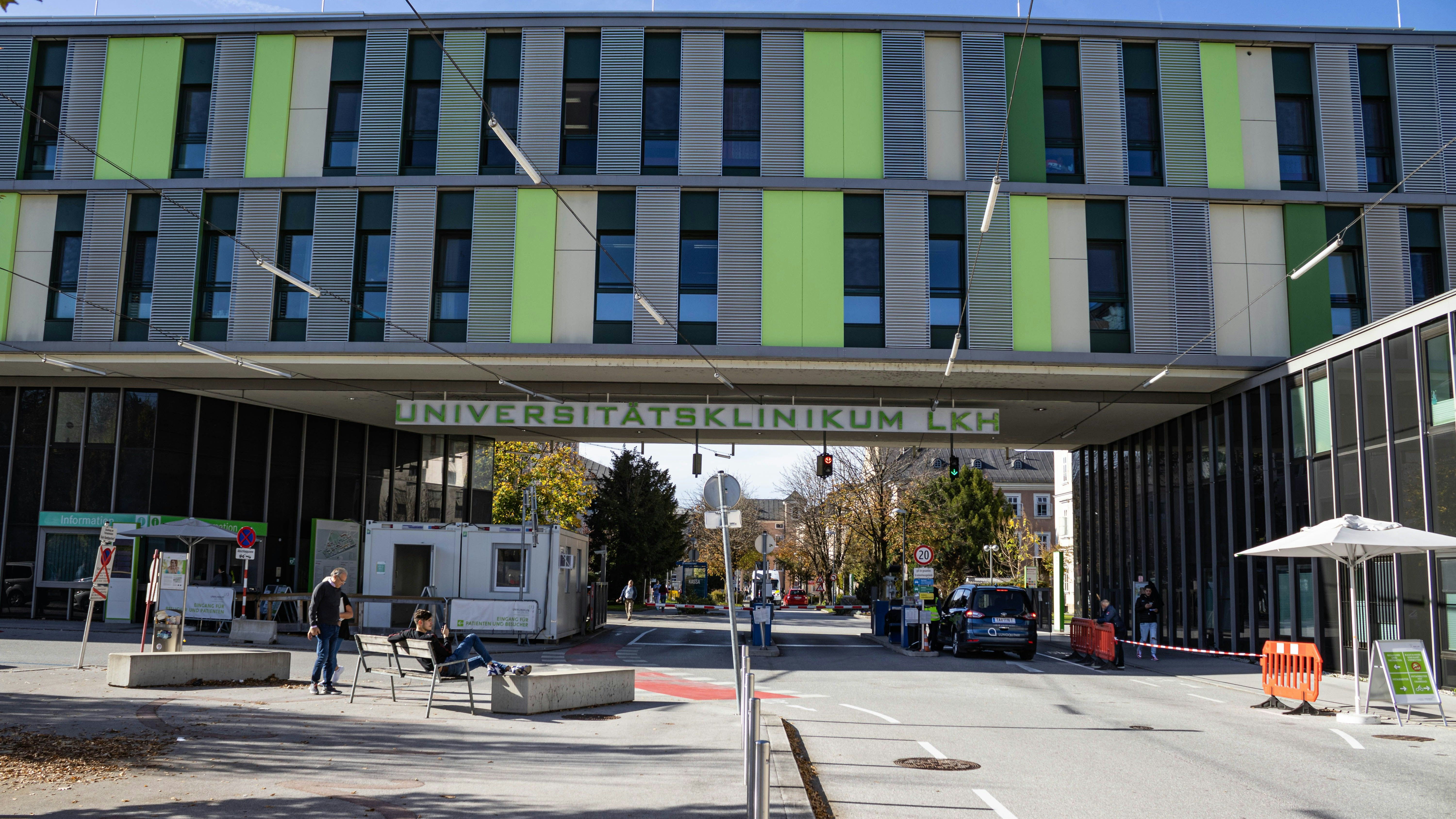 Heute.at - 3. Fall! Mann wartet 4 Stunden auf Not-OP und stirbt