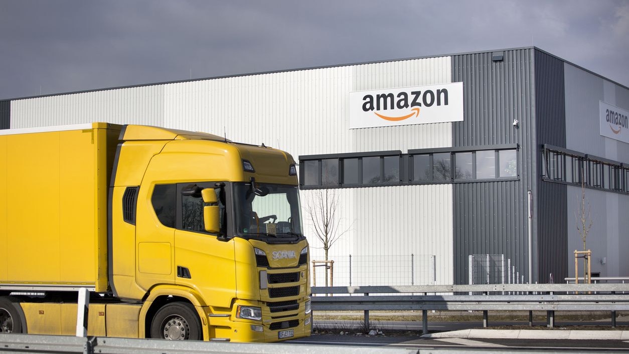 Heute.at - Insider packen aus: 30.000 Jobs bei Amazon wackeln