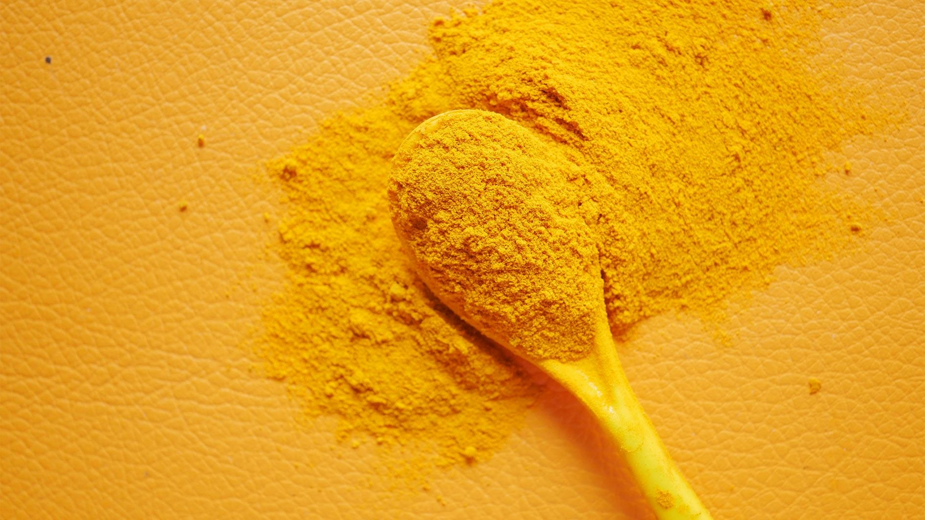 Heute.at - Durch Kurkuma helle Zähne? Ärztin warnt vor TikTok-Tipp